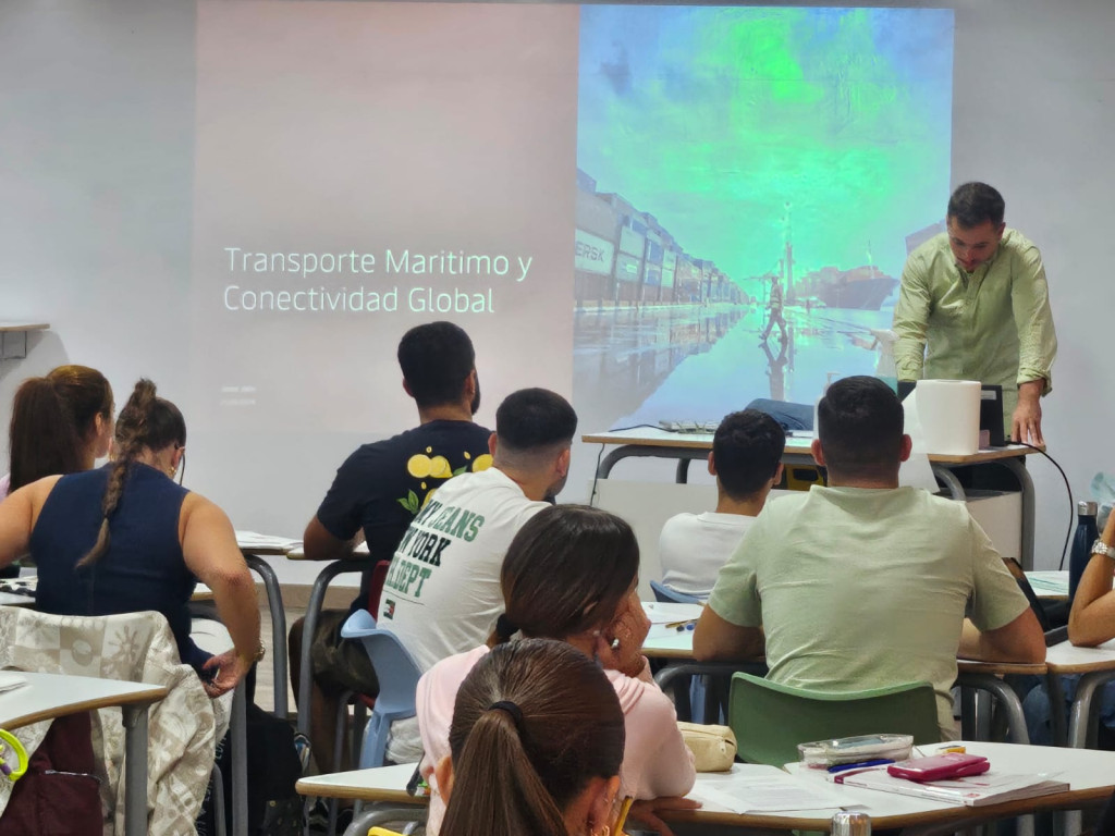 Maersk acerca su realidad profesional a nuestros alumnos de Transporte y Logística