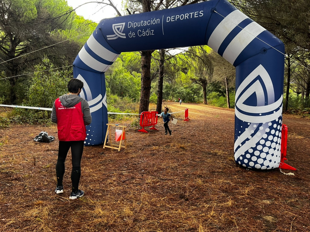 La orientación desafía a la lluvia en el Pinar del Rey en la quinta prueba del Circuito Diputación de Cádiz